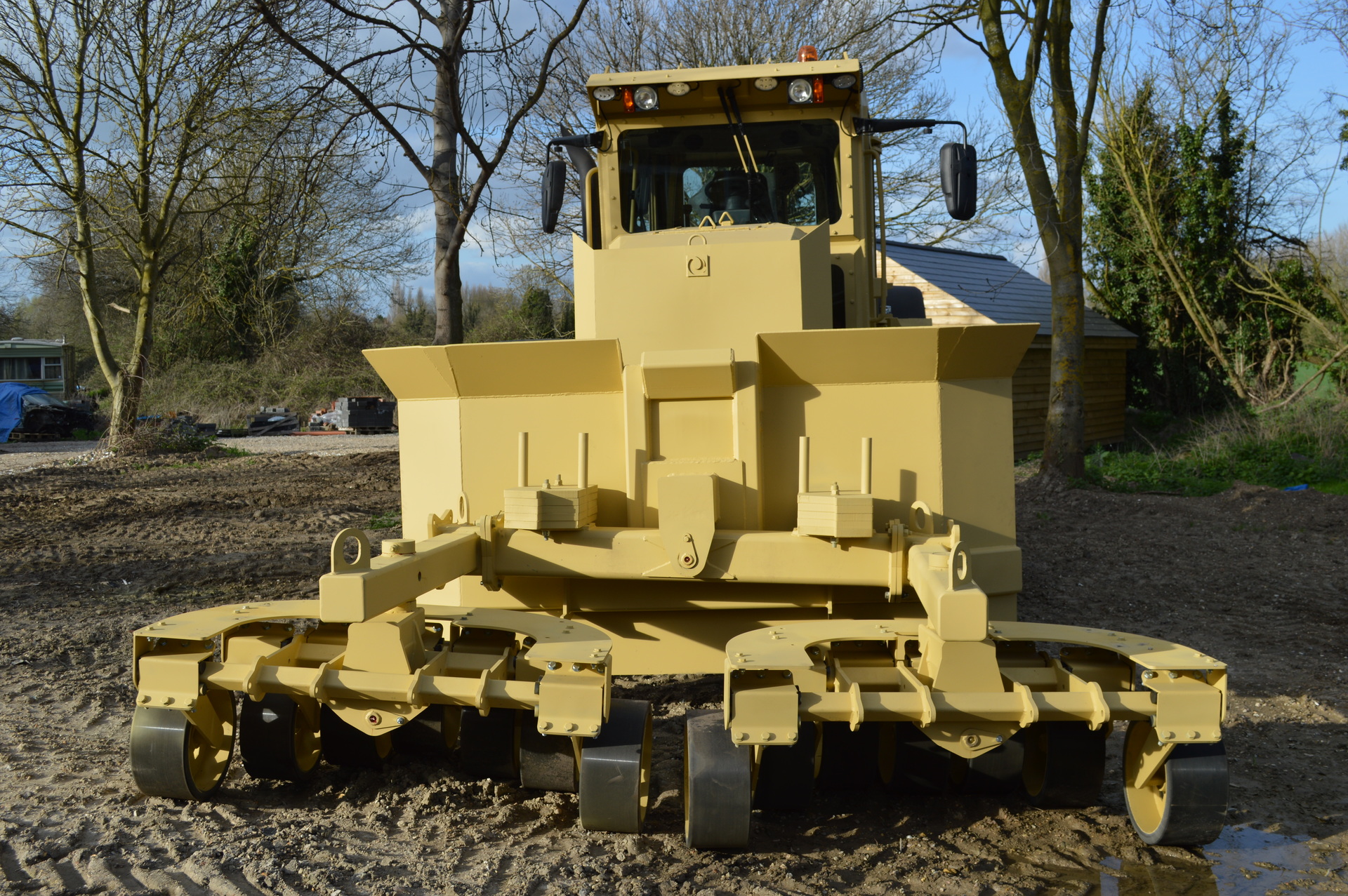 A100 Front View cw Roller Wood