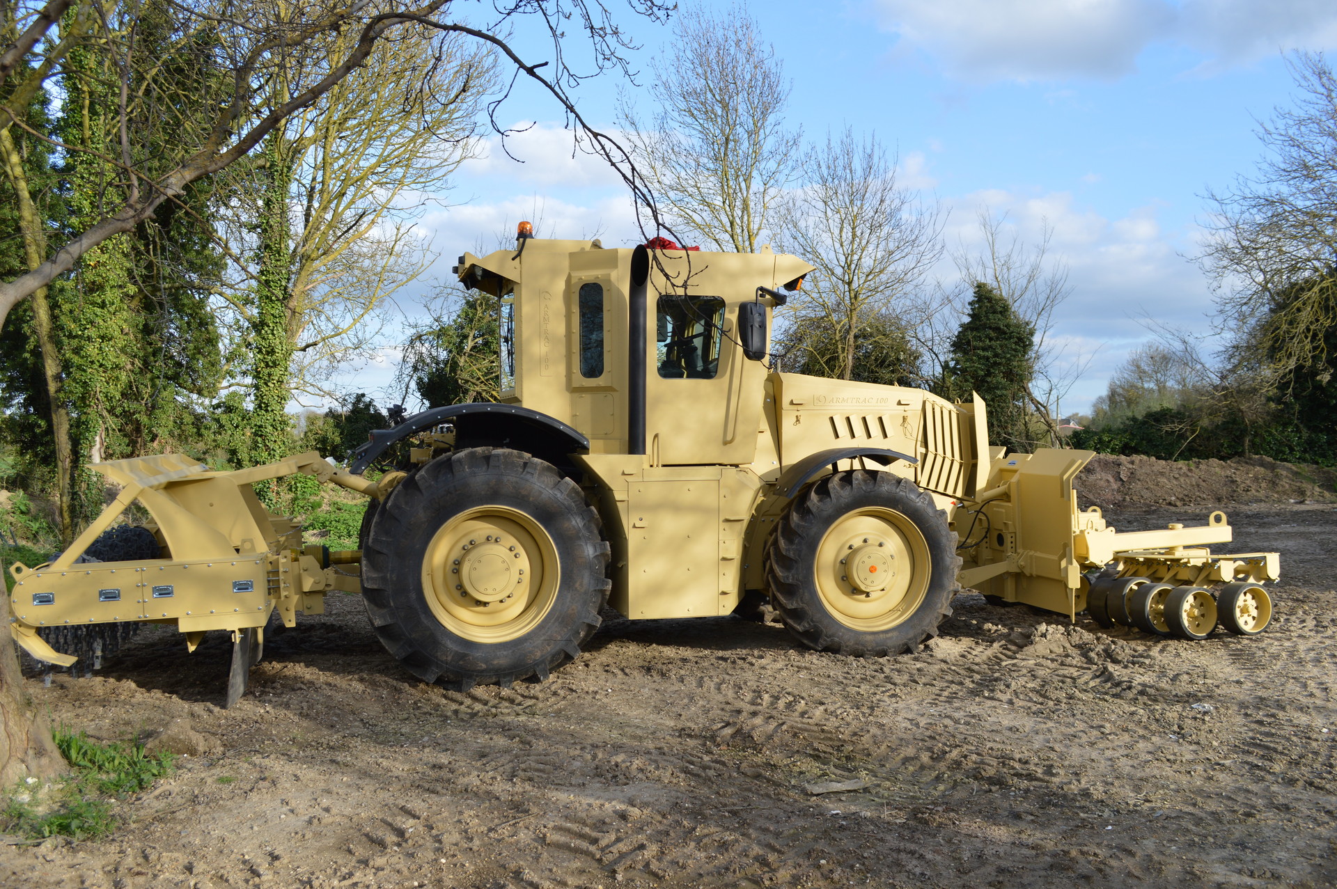 Armtrac 100-350 Mk2