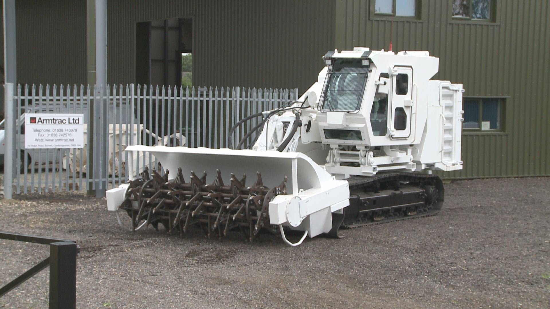 Armtrac 400