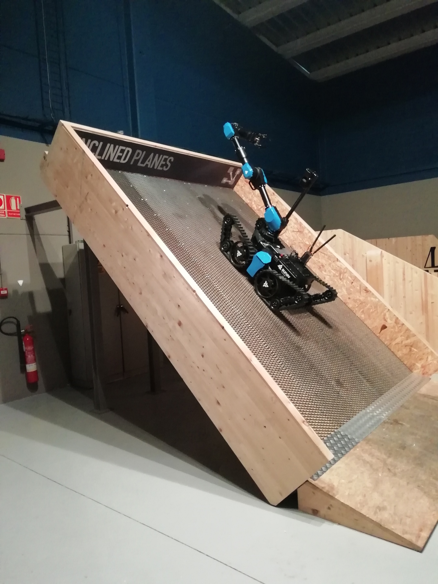aunav NEO 45o slope climbing